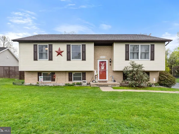 111 Palomino Pl, Charles Town, WV 25414