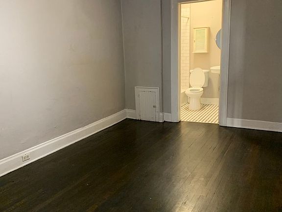 4th image of 740 Barnett St NE #740-2