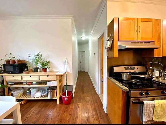 2nd image of 18 Underhill Ave #3