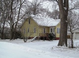 348 River Forest Rd, Evansdale, IA 50707