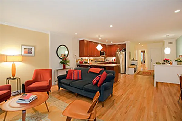 Sold by Warren Lewis Realty | media 30