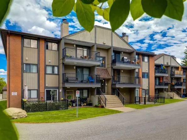 13045 W 6th St SW #3209, Calgary, AB T2W 5H1