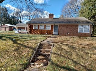 35 High St, Glen Rock, PA 17327