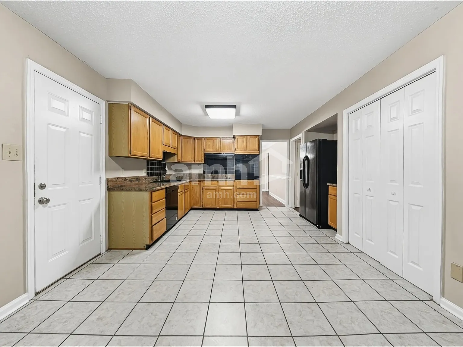 3 bed, 2.5 bath, 2560 sqft, $2,695 — Photo 3