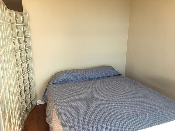 fits queen bed 