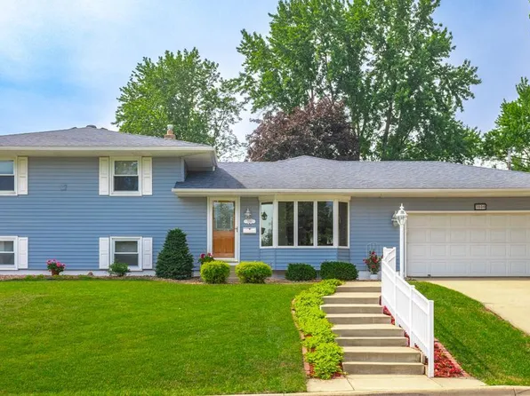 7130 Carmen Ave, Inver Grove Heights, MN 55076