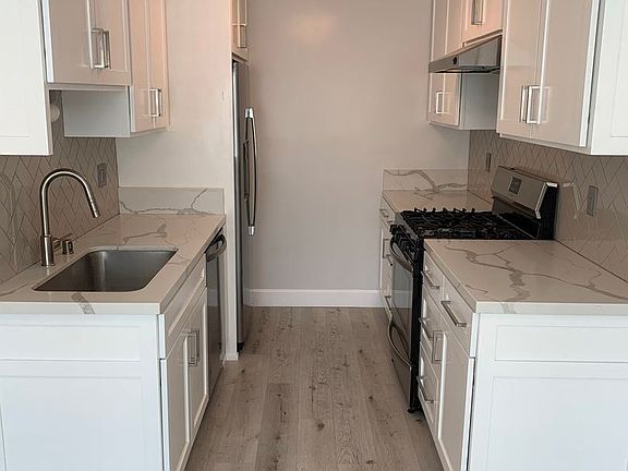 4th image of 2604 28th St APT 5