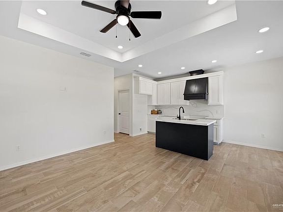 5th image of 833 N Martinez Ave