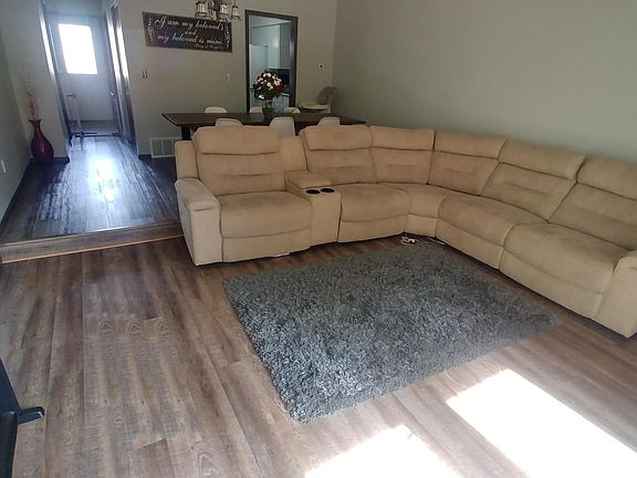 Livingroom / Dining Area