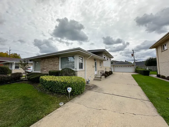 8417 W Johanna Dr, Niles, IL 60714