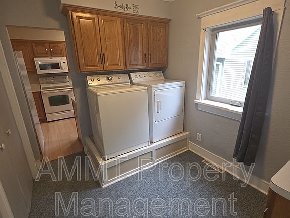 4th image of 3216 Bowling St SW