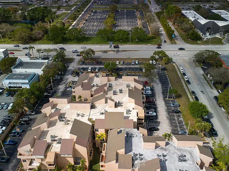 10500 SW 108th Ave #B414 — Photo 6
