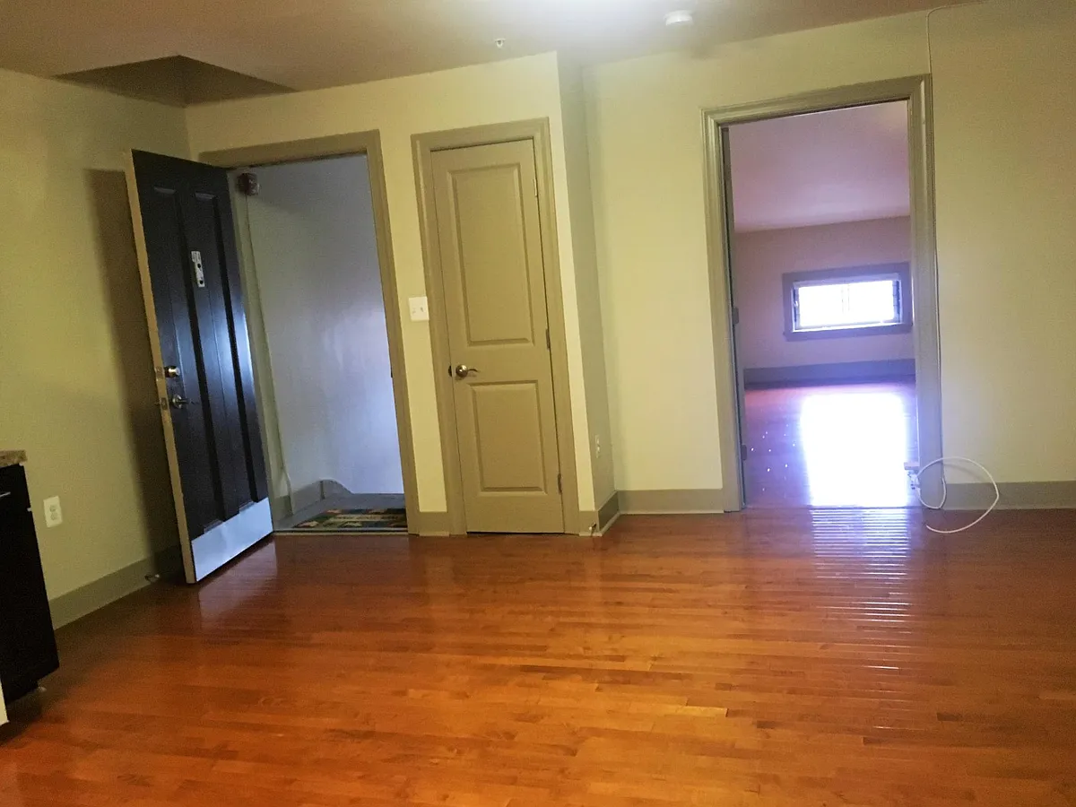 Building Photo - 513 Park Ave #401
