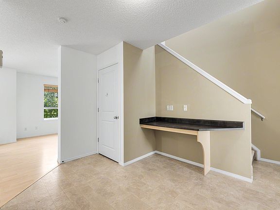 4th image of 450 Hyndman Cres NW #13