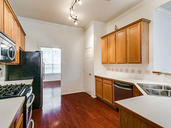 3rd image of 3501 Kimble Dr