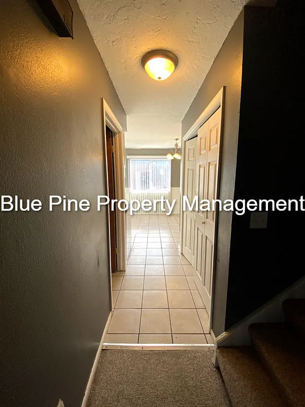 2 bed, 1.5 bath, 950 sqft, $950 — Photo 4
