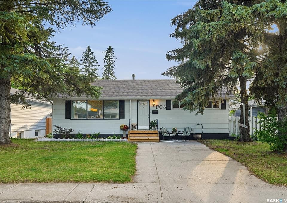 1st image of 1706 Ewart AVENUE
