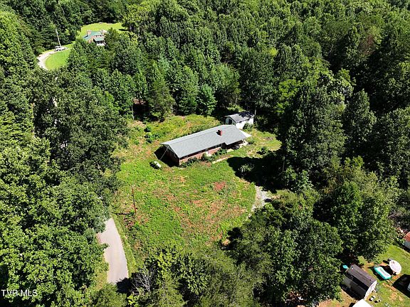 2nd image of 128 Dan Berry Hill Rd