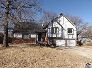 3825 SW Gamwell Rd, Topeka, KS 66610