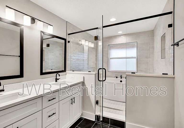 8859 Amalfi Ct — Photo 33