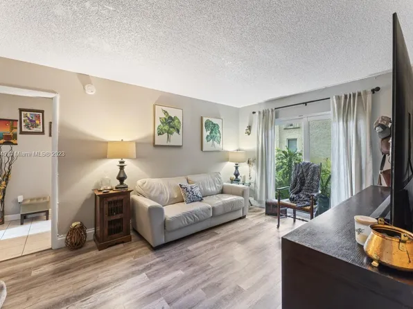 5204 NE 6th Ave #B5, Oakland Park, FL 33334