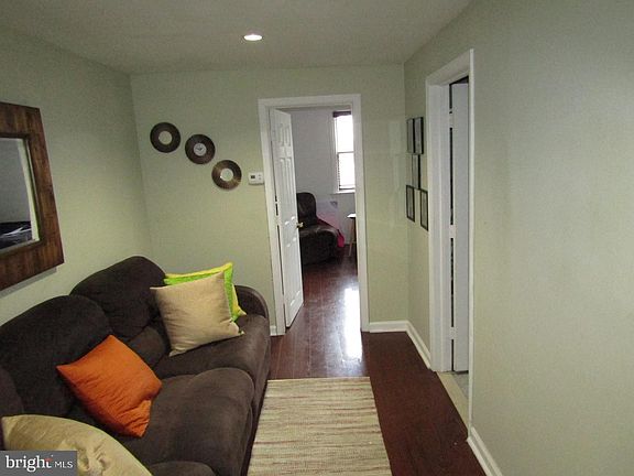4th image of 4151 E Cheltenham Ave