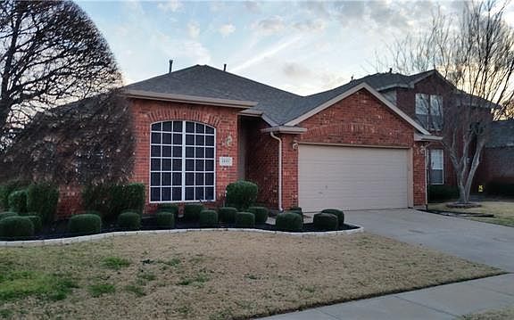 2nd image of 1495 Royal Oaks Dr