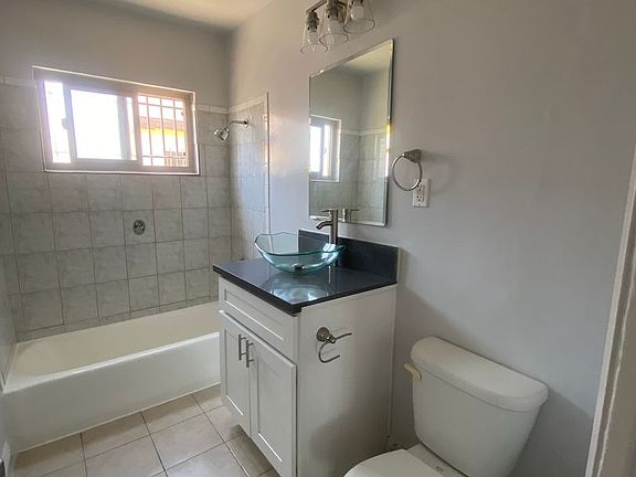 4th image of 9619 S Hoover St #9619
