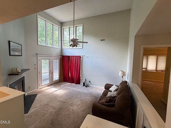 5th image of 4324 Pin Oak Dr