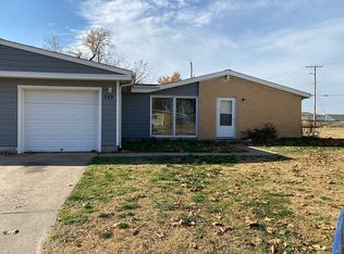 149 Hoover Ct, Salina, KS 67401