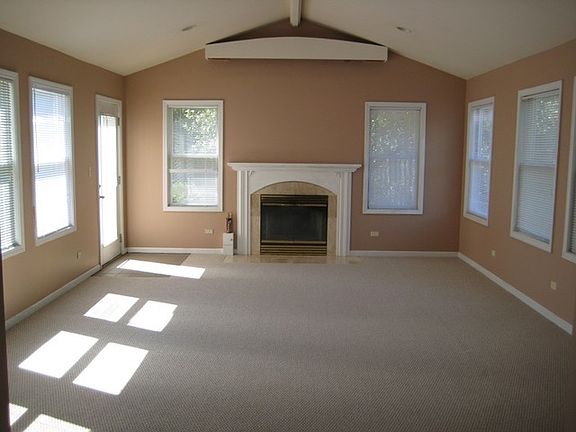 5th image of 1885 Shorewood Dr W