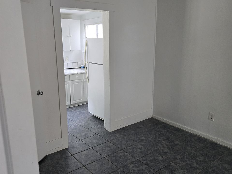 1st image of 1109 Pearl St #1106REAR