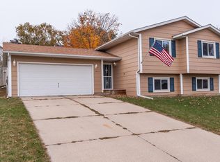 3803 9th Ave SW, Rochester, MN 55902