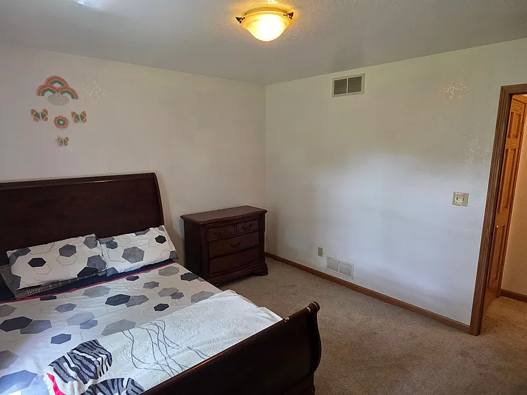 5345 S 43rd St — Photo 17