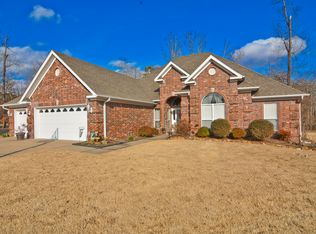 218 Marseille Dr, Maumelle, AR 72113