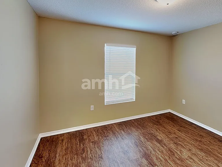 1733 Strathmore Cir — Photo 12