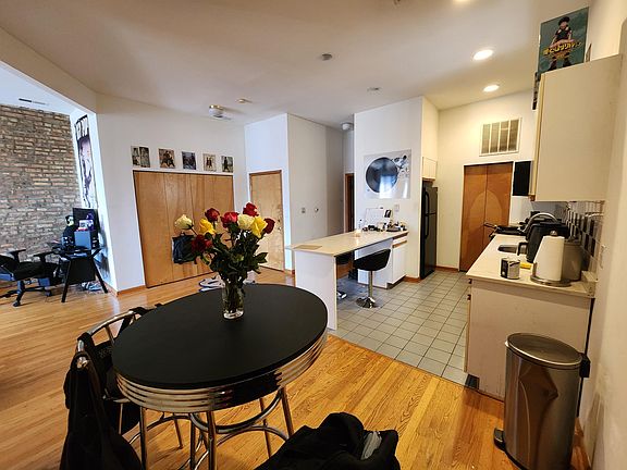 3rd image of 2009 W North Ave APT 3B