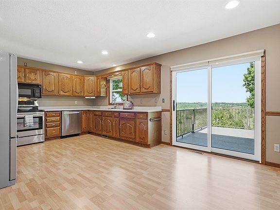 4th image of 1504 Whitters Way NW