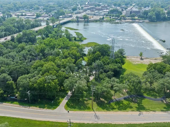 114 N River Rd, Oregon, IL 61061