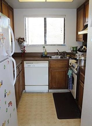 4th image of 1154 N Abbott Ave