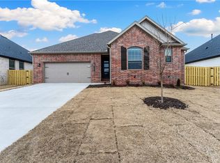 1912 Edwards St, Pea Ridge, AR 72751