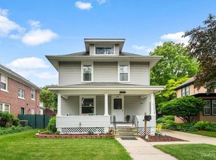 906 Garfield Ave, Aurora, IL 60506