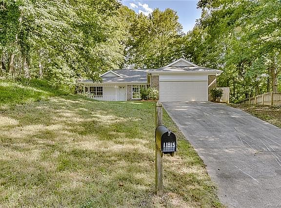 4th image of 11815 Lansbury Ct
