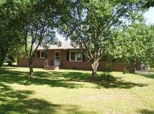 669 Ten Mile Rd, Fitzgerald, GA 31750