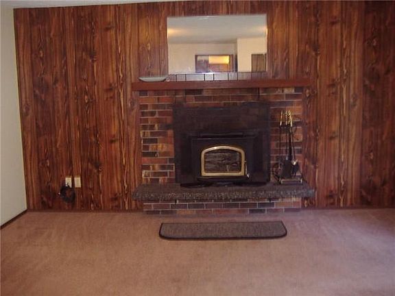 3rd image of 715 NW Fairwood Way