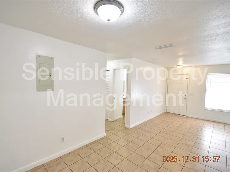 6618 N Church Ave #D — Photo 12