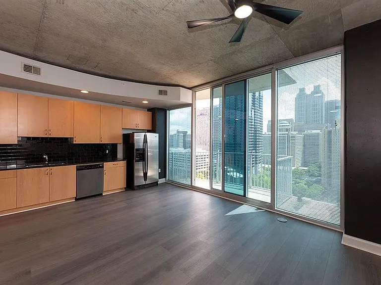 400 W Peachtree St NW #2310 — Photo 3
