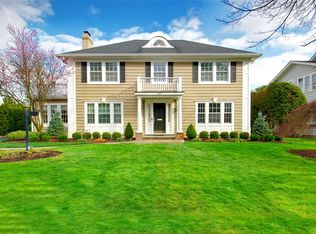103 3rd St, Garden City, NY 11530