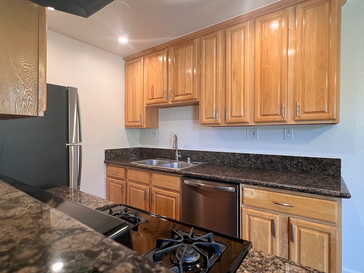 2 bed, $2,450 — Photo 4