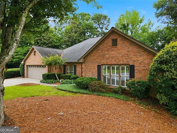 2nd image of 965 Knoll Crest Ct